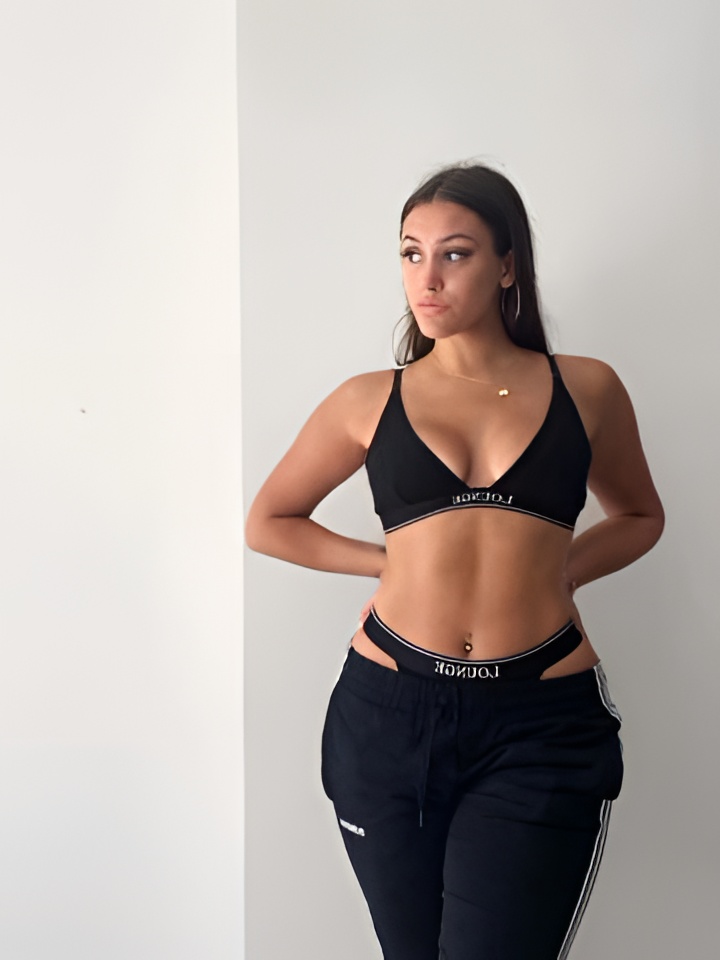 Агата привлекальеная девушка из Петропавловска-камчатского цена от 4000 руб