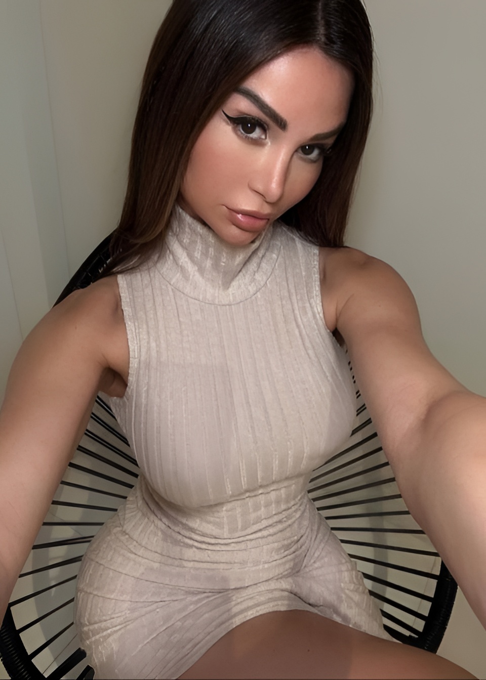 Дина привлекательная девушка из Петропавловска-камчатского цена от 8000 руб