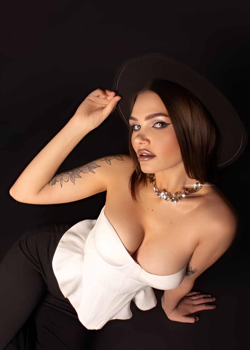 Яна привлекательная девушка из Петропавловска-камчатского цена от 6000 руб