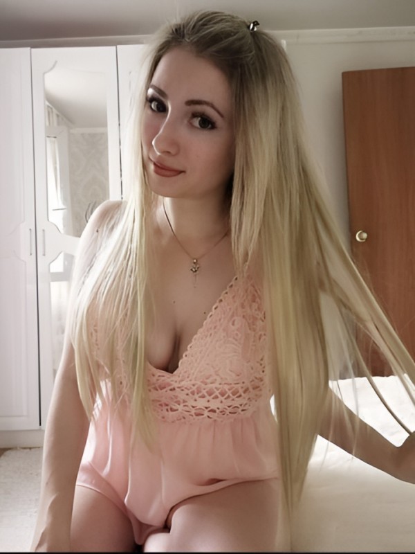 Искра привлекательная девушка из Петропавловска-камчатского цена от 4000 руб