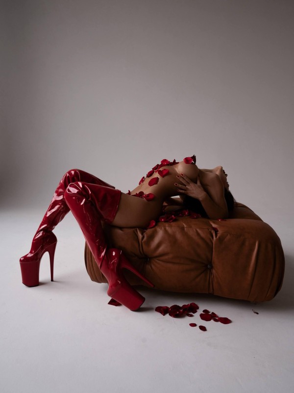 Елизавета привлекательная девушка из Петропавловска-камчатского цена от 7000 руб